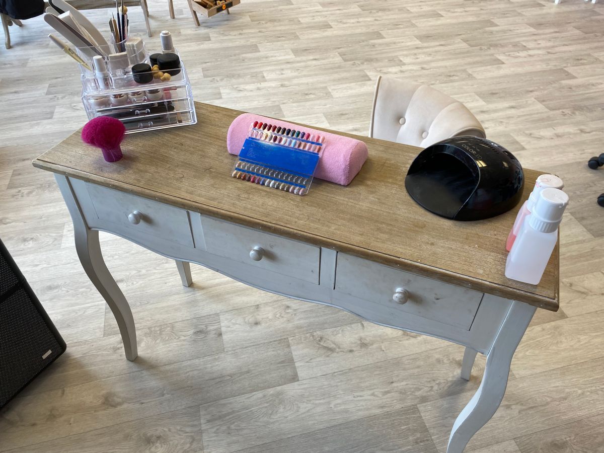 Bénéficiez de nos soins des ongles et mains à Brest ! Bénéficiez de nos soins des ongles et mains à Brest !